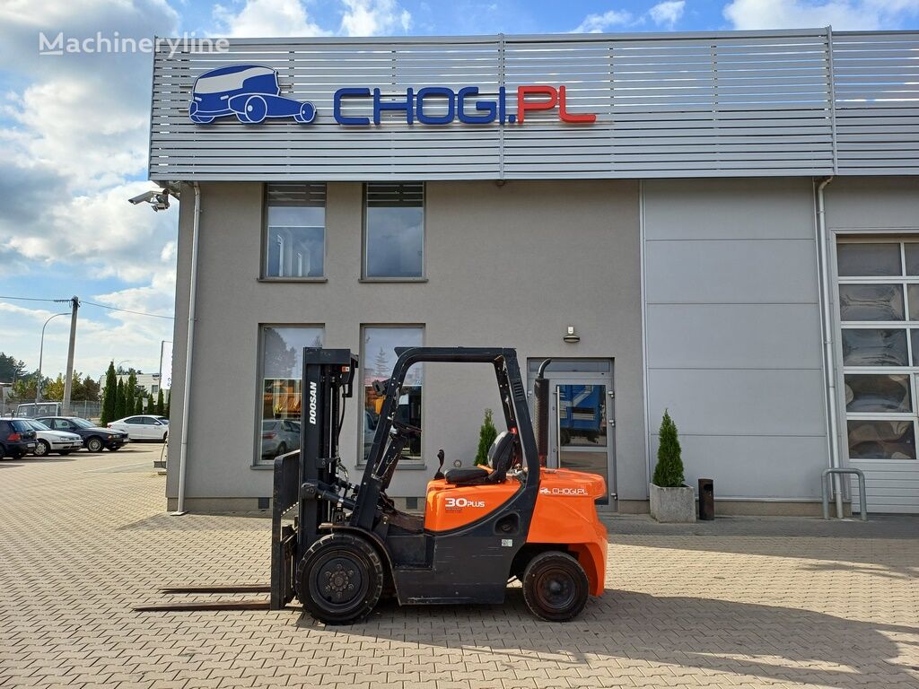 дизельный погрузчик Doosan D30 GP PLUS