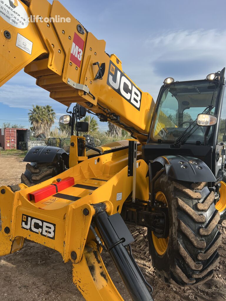 телескопический погрузчик JCB 540-180